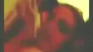 لوس واحضان في لحديقة مصري