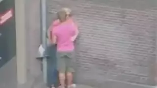 تجسس علي بنت وشاب بينيكوا في الشارع
