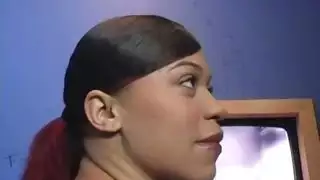 اخ ينيك اخته على السرير مترجم عربى