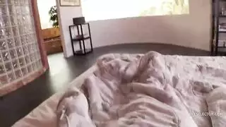 إيلاج مزدوج مع مدربها وزميلها في الغرفة