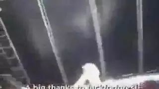 مجموعة قضبان كبيرة على منصة جنسية