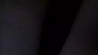 ابتسامة ريجينا تتحول إلى أنين في هذا النكاح الإباحي على القارب