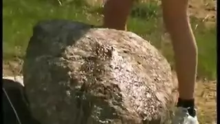 ثعلب مثير يقدم فعل شرجي قاسٍ لشاب راضٍ