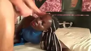 كمال اللاتكس يؤدي إلى فعل إباحي عنيف