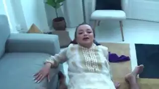 جماع صريح: فرخة عربية تأخذ قضيبًا أسودًا كبيرًا ضخمًا