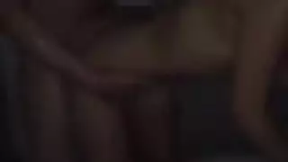 يوم غسيل الملابس للعاهرة الصينية يتحول إلى جلسة نيك إباحية